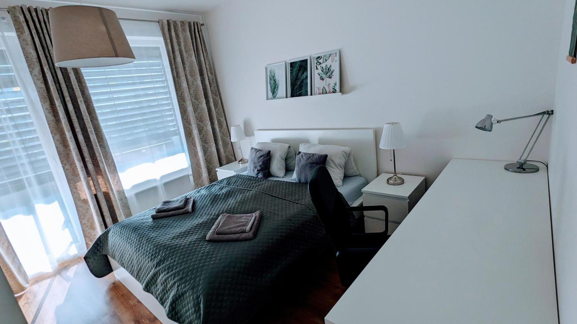 E1 Luxury Oldtown Apt - 2X Parking, Foodstore, Pcscreen, Netflix, Unlimited Music, Crib, Babychair, Fastwifi, Aircon Кошице Экстерьер фото
