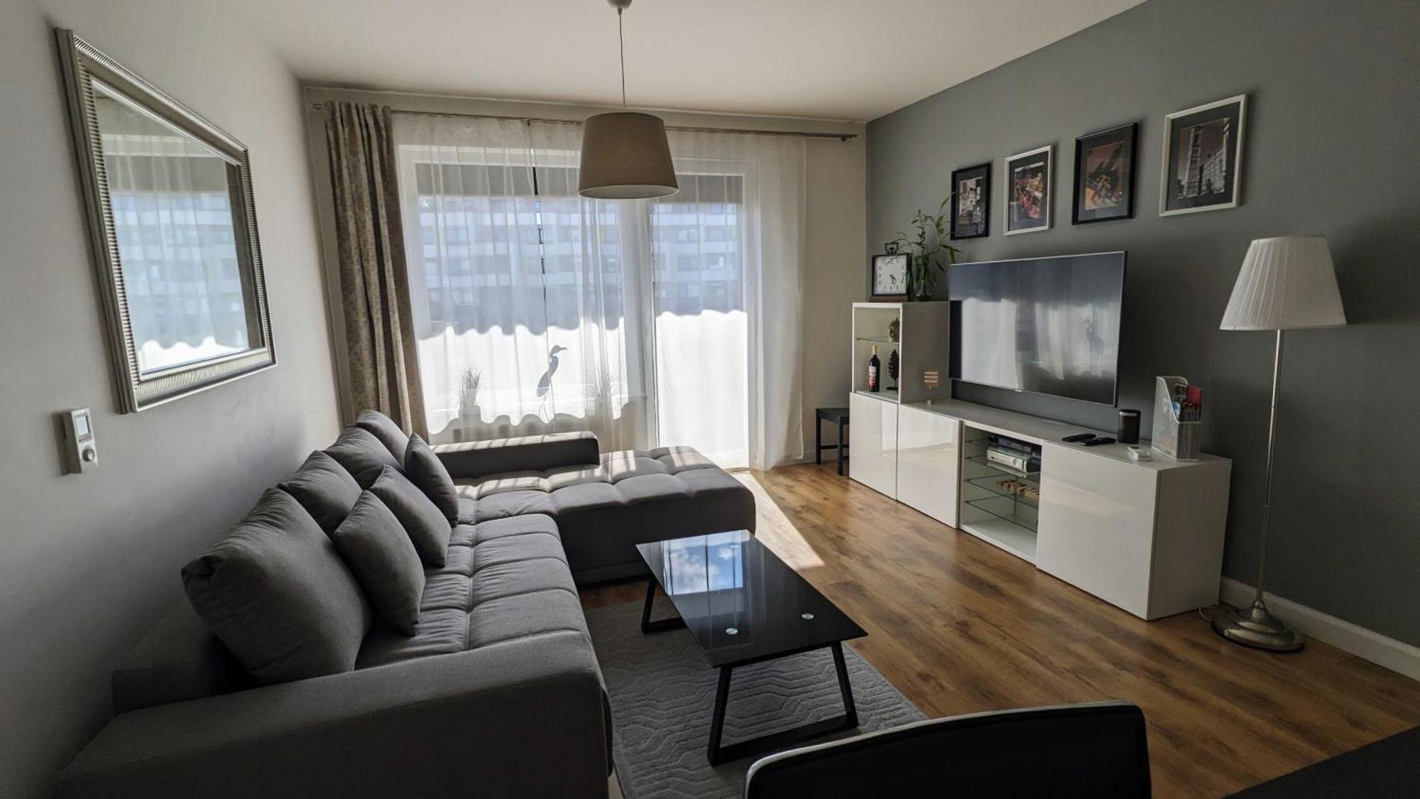 E1 Luxury Oldtown Apt - 2X Parking, Foodstore, Pcscreen, Netflix, Unlimited Music, Crib, Babychair, Fastwifi, Aircon Кошице Экстерьер фото