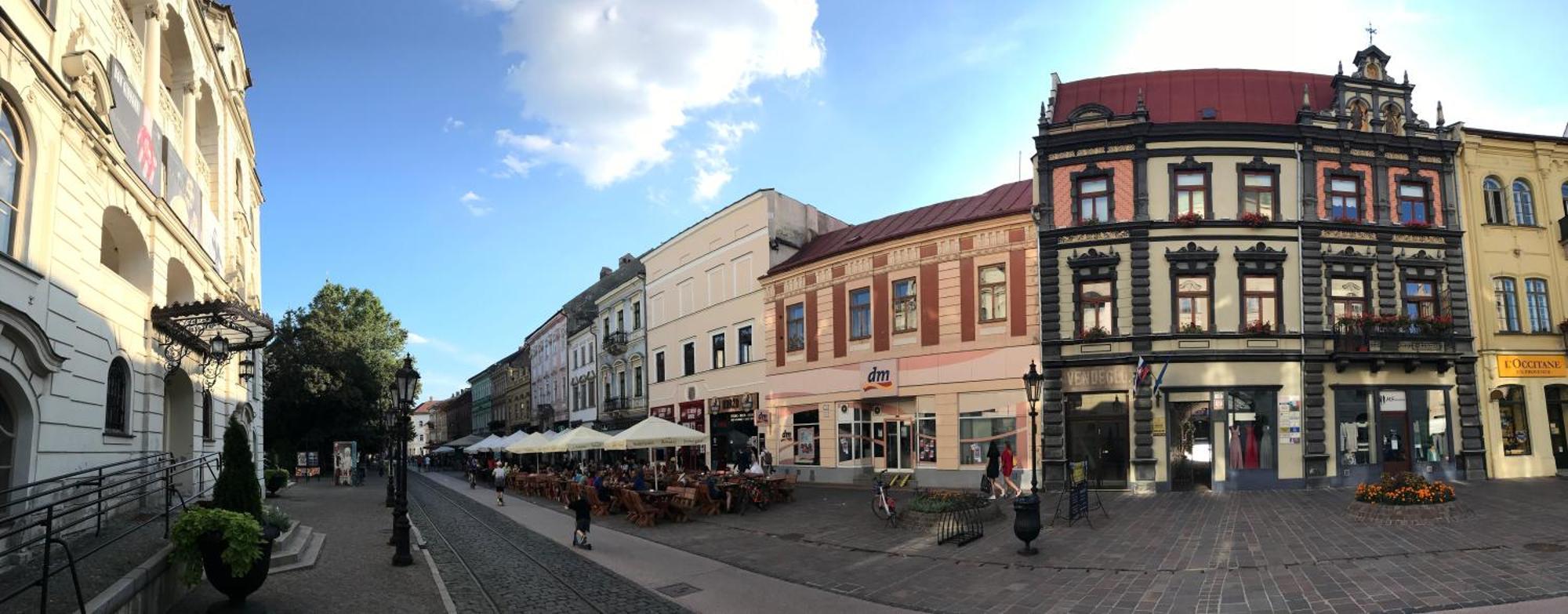 E1 Luxury Oldtown Apt - 2X Parking, Foodstore, Pcscreen, Netflix, Unlimited Music, Crib, Babychair, Fastwifi, Aircon Кошице Экстерьер фото